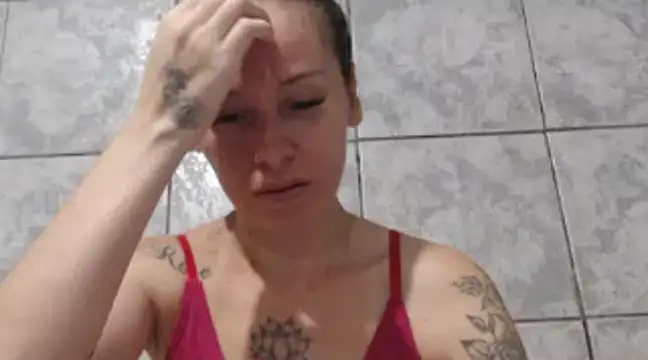 Snapshot of Venusluxodomme chatting on January 17, 2025, 3:23 am Venusluxodomme online show from January 17, 2025, 3:23 am