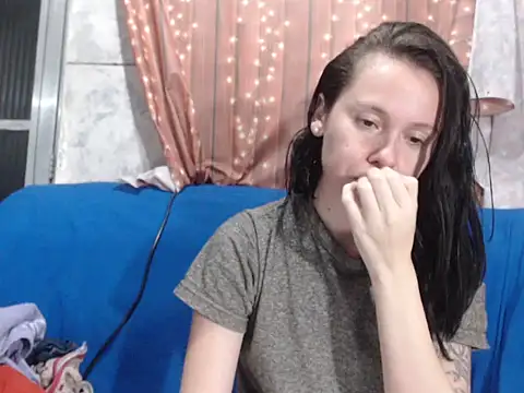 Venusluxodomme online show from March 22, 2026, 11:06 pm