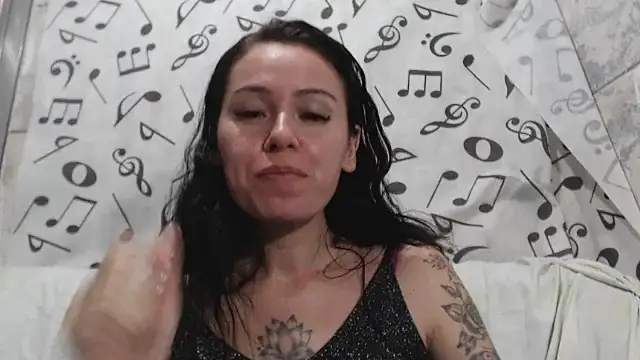 Snapshot of Venusluxodomme chatting on December 5, 2024, 9:00 pm Venusluxodomme online show from December 5, 2024, 9:00 pm