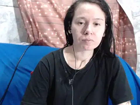 Snapshot of Venusluxodomme chatting on October 12, 2025, 2:51 pm Venusluxodomme online show from October 12, 2025, 2:51 pm