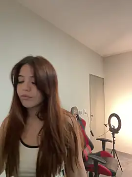 kiarafonseca  online show from April 27, 2026, 6:50 pm