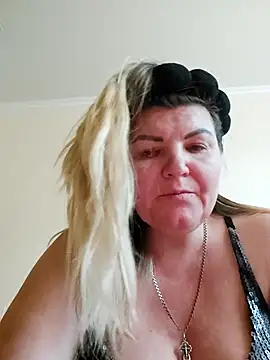 Snapshot of VeronikaBless chatting on September 16, 2025, 1:34 pm VeronikaBless online show from September 16, 2025, 1:34 pm