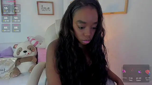 Snapshot of zobe_love chatting on May 4, 2026, 5:05 pm zobe love online show from May 4, 2026, 5:05 pm