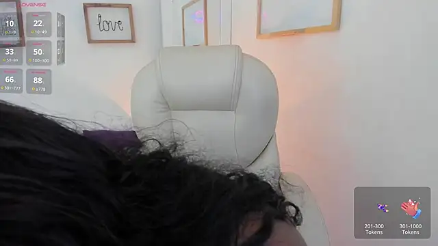 Snapshot of zobe_love chatting on June 26, 2026, 4:57 pm zobe love online show from June 26, 2026, 4:57 pm