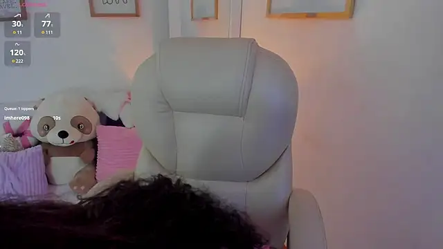 Snapshot of zobe_love chatting on April 22, 2026, 5:09 pm zobe love online show from April 22, 2026, 5:09 pm