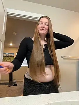 Snapshot of PussiesnCream_ chatting on November 17, 2025, 4:44 pm PussiesnCream online show from November 17, 2025, 4:44 pm