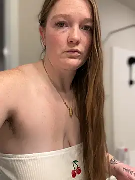 Snapshot of PussiesnCream_ chatting on February 28, 2025, 2:31 pm PussiesnCream online show from February 28, 2025, 2:31 pm