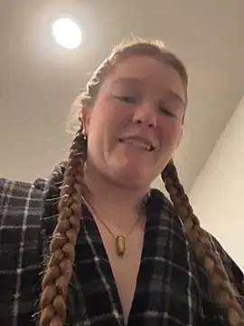 Snapshot of PussiesnCream_ chatting on October 14, 2025, 2:17 pm PussiesnCream online show from October 14, 2025, 2:17 pm