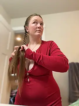 Snapshot of PussiesnCream_ chatting on January 6, 2026, 9:08 pm PussiesnCream online show from January 6, 2026, 9:08 pm