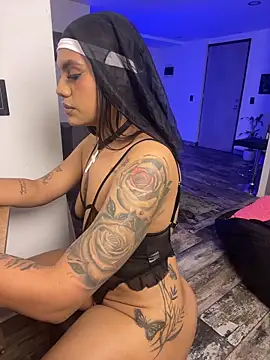 Victoria14  online show from November 1, 2025, 2:29 am