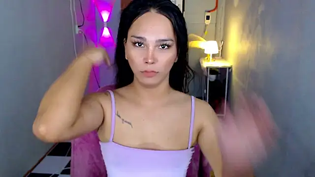 Snapshot of urnaughtydolly69 chatting on June 25, 2026, 10:20 am urnaughtydolly69 online show from June 25, 2026, 10:20 am