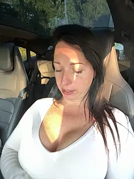 Snapshot of Viola_Beck chatting on October 2, 2025, 6:39 am Viola Beck online show from October 2, 2025, 6:39 am