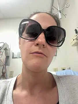 lolabunny9 online show from March 21, 2025, 8:40 pm