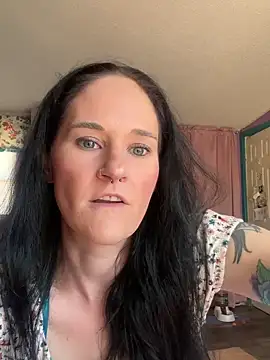 lolabunny9 online show from February 3, 2025, 7:10 pm