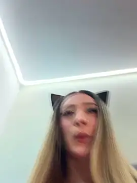 bunny bicht online show from March 5, 2026, 12:29 am