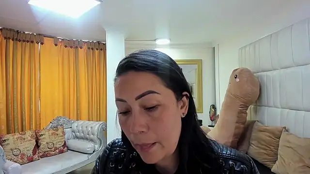 Snapshot of gaby_trent chatting on October 11, 2025, 3:24 pm gaby trent online show from October 11, 2025, 3:24 pm