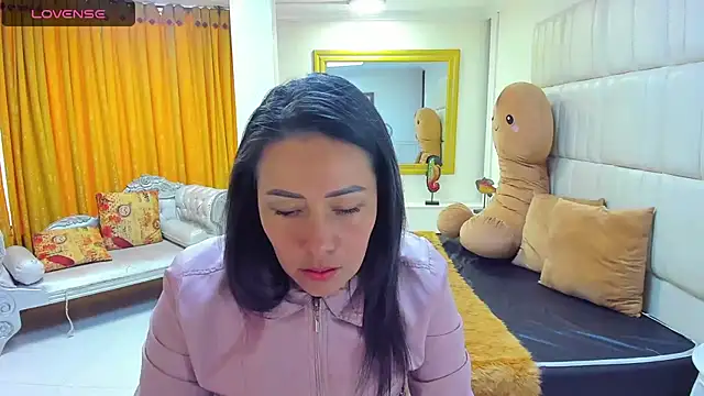 Snapshot of gaby_trent chatting on March 5, 2025, 12:44 pm gaby trent online show from March 5, 2025, 12:44 pm