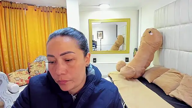 Snapshot of gaby_trent chatting on October 17, 2025, 2:08 pm gaby trent online show from October 17, 2025, 2:08 pm