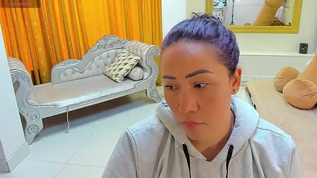 Snapshot of gaby_trent chatting on April 2, 2026, 2:24 pm gaby trent online show from April 2, 2026, 2:24 pm