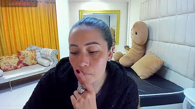 Snapshot of gaby_trent chatting on March 18, 2025, 3:55 pm gaby trent online show from March 18, 2025, 3:55 pm