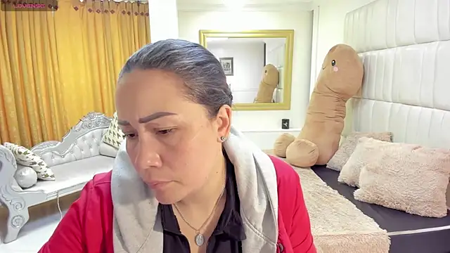 Snapshot of gaby_trent chatting on March 11, 2026, 4:12 pm gaby trent online show from March 11, 2026, 4:12 pm