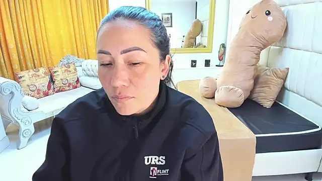 Snapshot of gaby_trent chatting on October 7, 2025, 2:07 pm gaby trent online show from October 7, 2025, 2:07 pm