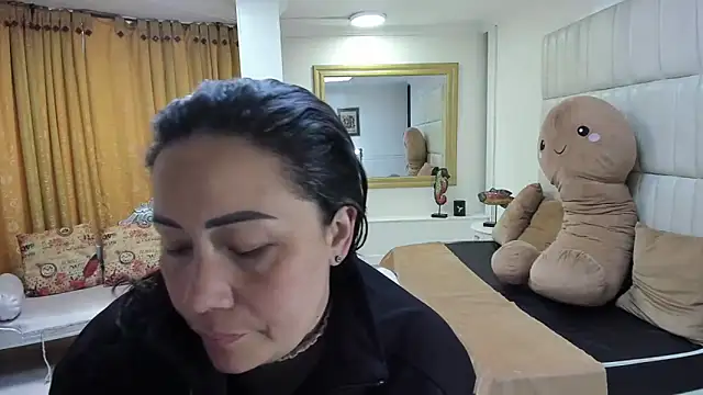 Snapshot of gaby_trent chatting on September 18, 2025, 1:25 pm gaby trent online show from September 18, 2025, 1:25 pm