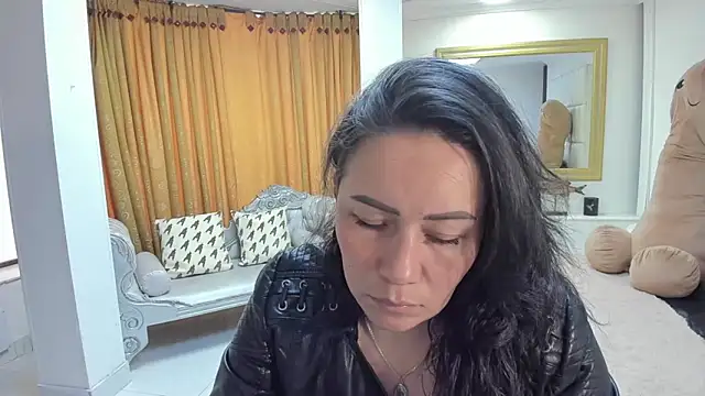 Snapshot of gaby_trent chatting on October 25, 2025, 2:07 pm gaby trent online show from October 25, 2025, 2:07 pm