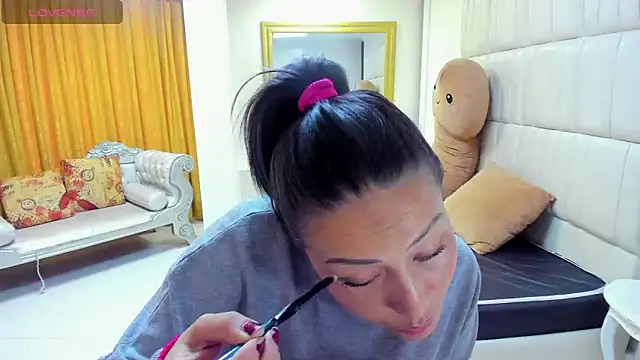 Snapshot of gaby_trent chatting on March 20, 2025, 7:35 pm gaby trent online show from March 20, 2025, 7:35 pm