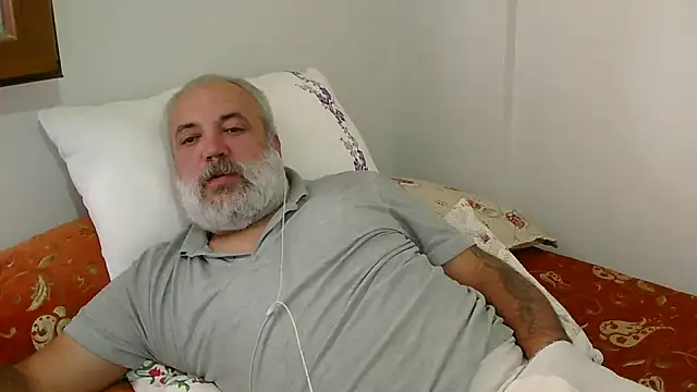 Snapshot of husoizmir chatting on October 5, 2025, 11:23 am husoizmir online show from October 5, 2025, 11:23 am
