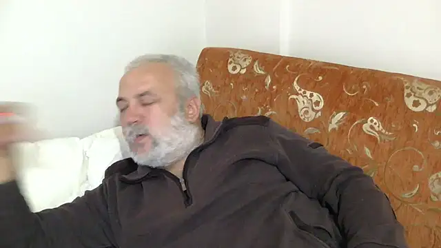 Snapshot of husoizmir chatting on February 17, 2026, 8:17 pm husoizmir online show from February 17, 2026, 8:17 pm