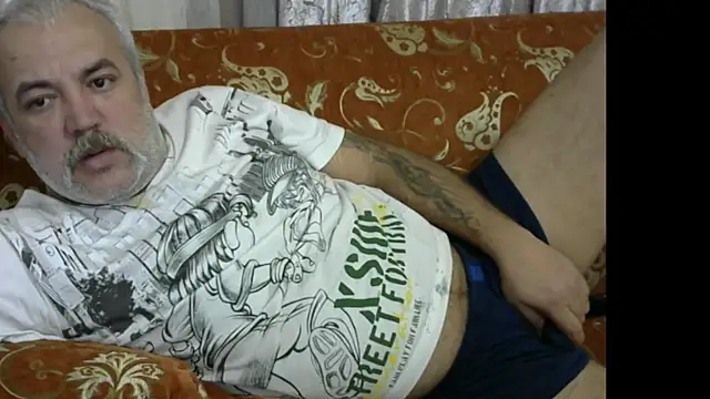 Snapshot of husoizmir chatting on February 13, 2025, 12:02 am husoizmir online show from February 13, 2025, 12:02 am