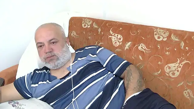 Snapshot of husoizmir chatting on January 14, 2026, 12:53 pm husoizmir online show from January 14, 2026, 12:53 pm