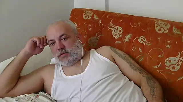 Snapshot of husoizmir chatting on March 9, 2026, 8:51 am husoizmir online show from March 9, 2026, 8:51 am