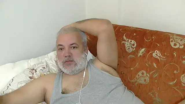 Snapshot of husoizmir chatting on February 13, 2026, 12:27 pm husoizmir online show from February 13, 2026, 12:27 pm