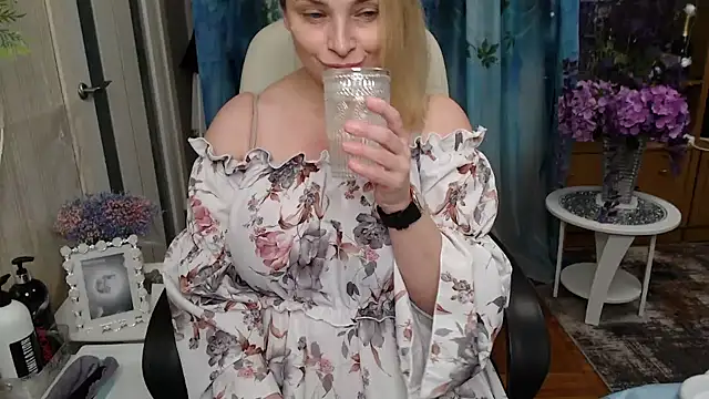 Snapshot of Mika_Passion chatting on November 15, 2025, 8:24 pm Mika Passion online show from November 15, 2025, 8:24 pm