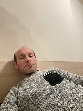 Snapshot of Orazi8 chatting on February 16, 2026, 8:51 pm Orazi8 online show from February 16, 2026, 8:51 pm