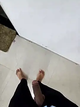 GUJJU GUJARATI online show from October 28, 2025, 10:14 am