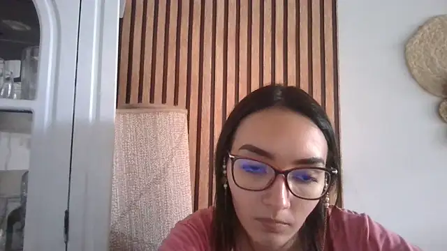 Snapshot of LinzyBaner chatting on February 17, 2025, 8:49 pm LinzyBaner online show from February 17, 2025, 8:49 pm
