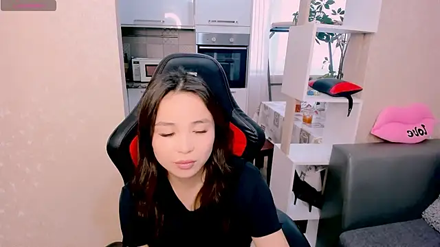 AyaMoon online show from October 24, 2025, 5:06 am