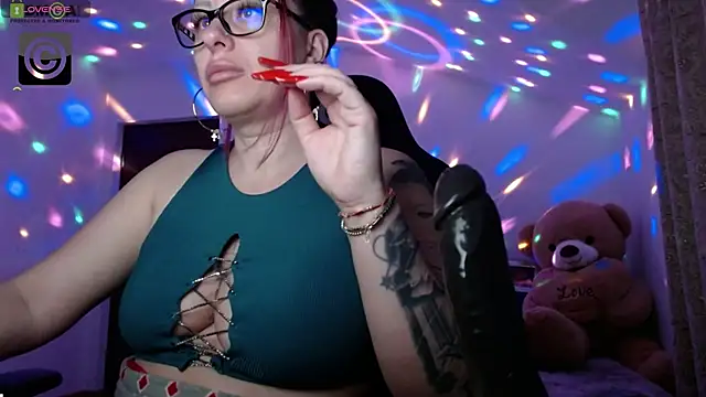 SonyaDevon online show from April 18, 2026, 2:58 am