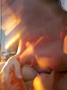 LAURAFOCOSA online show from November 19, 2025, 11:05 pm