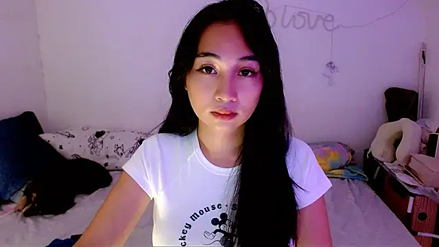 SweetLilly 18 online show from September 12, 2025, 3:17 am