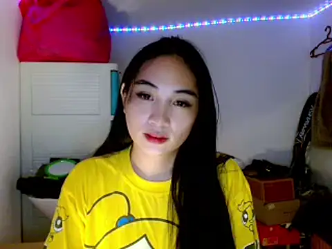 SweetLilly 18 online show from March 17, 2025, 2:56 pm