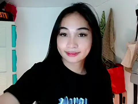 SweetLilly 18 online show from February 20, 2025, 5:23 am