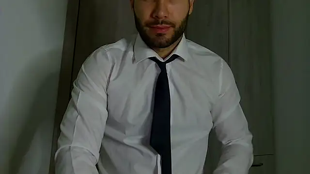 Justynn1 online show from October 16, 2025, 9:01 pm