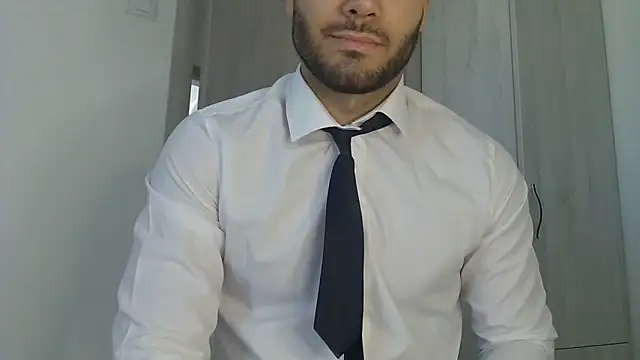 Justynn1 online show from May 18, 2026, 4:51 am