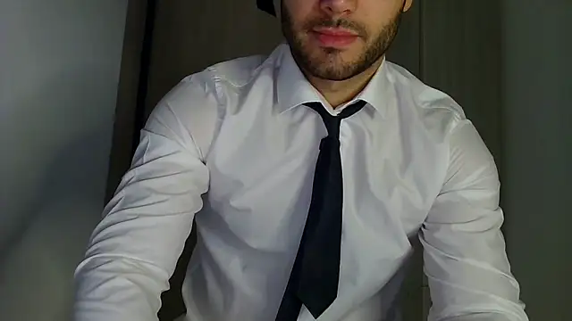 Justynn1 online show from October 21, 2025, 9:14 pm