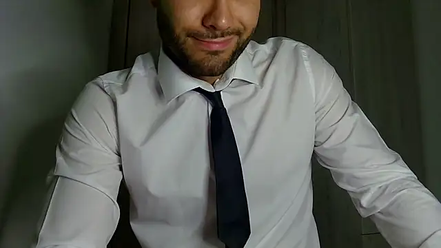 Justynn1 online show from May 16, 2026, 1:26 am
