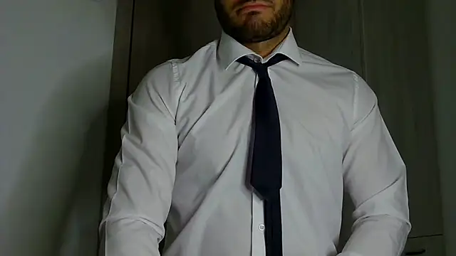 Justynn1 online show from May 16, 2026, 1:37 am